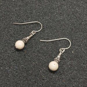 Sterling Silver White Faux Pearl Dangle Earrings 1” Drop 1.8g Minimalist Unmarke